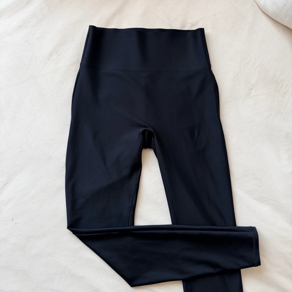 ALO YOGA AIRLIFT HIGH - WAIST SLEEK LEGGING - BLACK - Picture 5 of 6